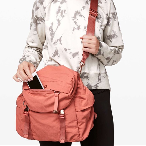 lululemon back to me bag 8.5L